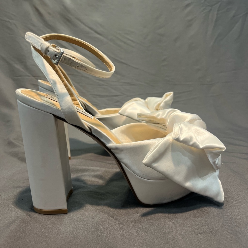 Steve Madden White Heels with Bow Accent